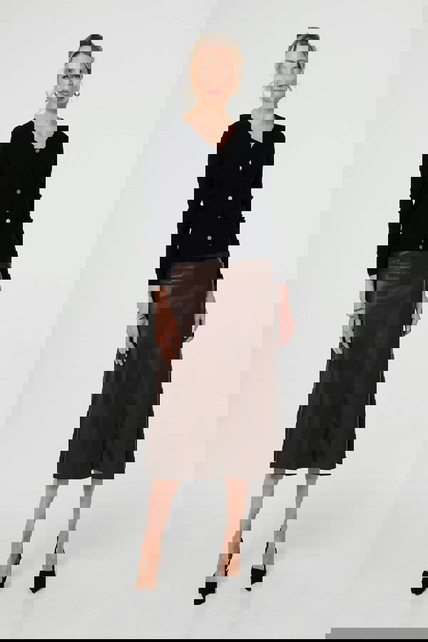 Black | Cropped Button-Up Slim Knit Cardigan