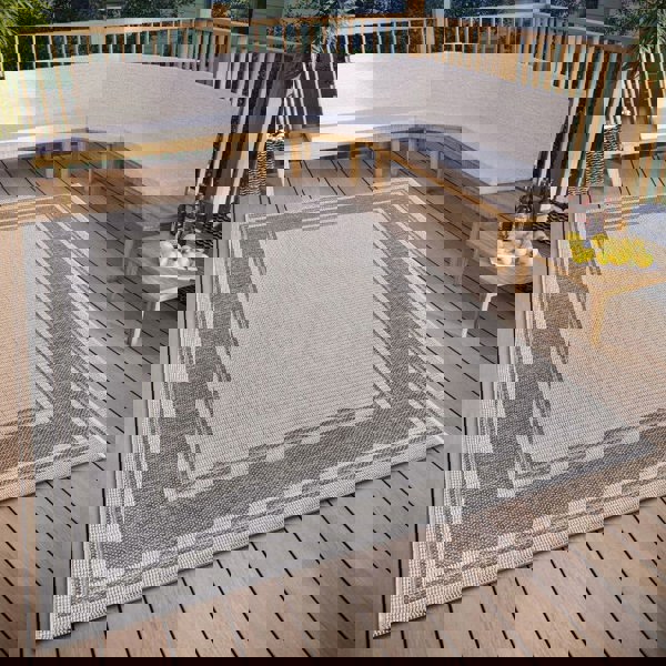 Indoor & Outdoor Tribal Bordered Rug – Grey