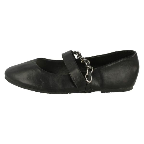 Spot On Girls Cutie Flat Shoe With Bar Chain H2198