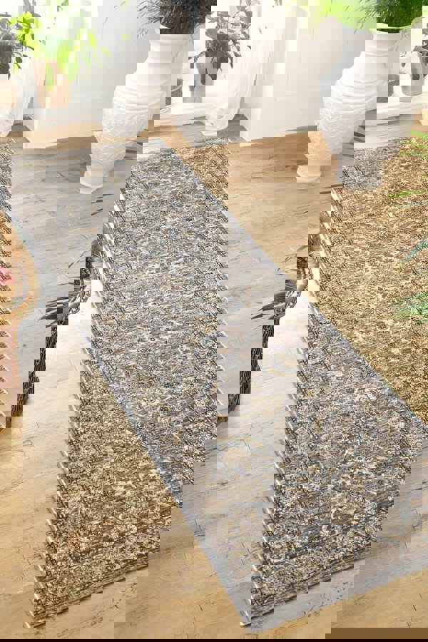 Raja Traditional Rug – Grey Vintage Elegance