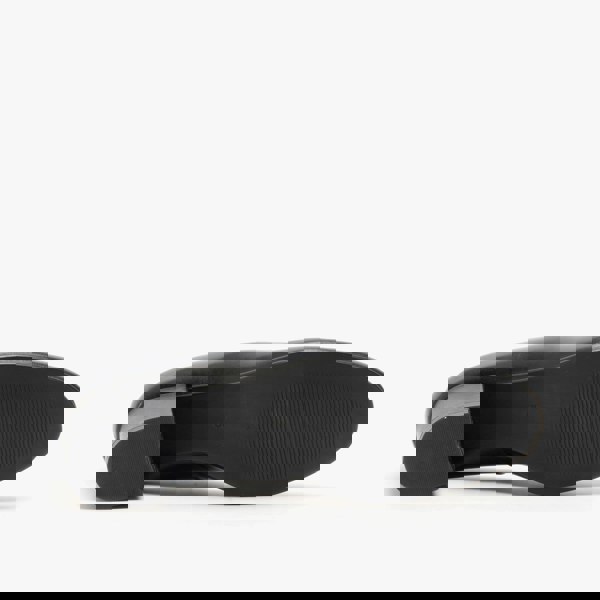 1582560578-01735400.jpg