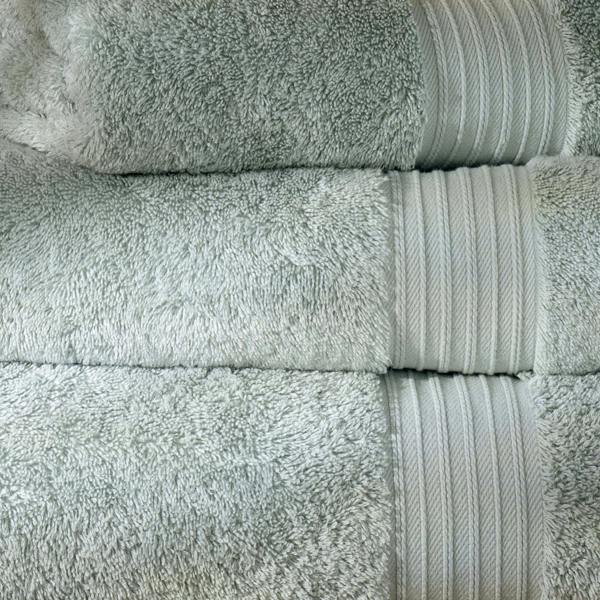 Mineral Blue Egyptian Cotton Bath Towels bedroom detail 2 | Soak and Sleep