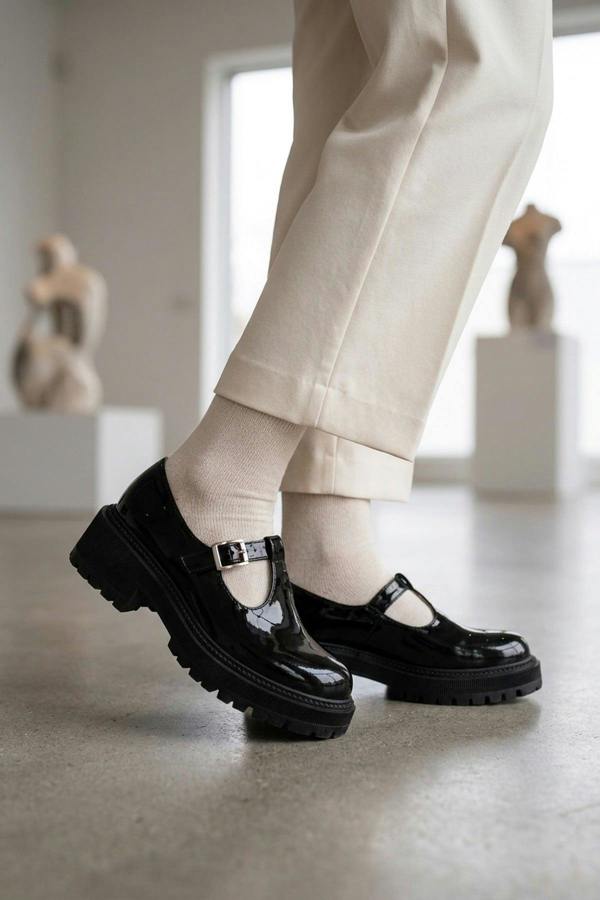 Saoirse Chunky Sole Patent T Shoes - Black