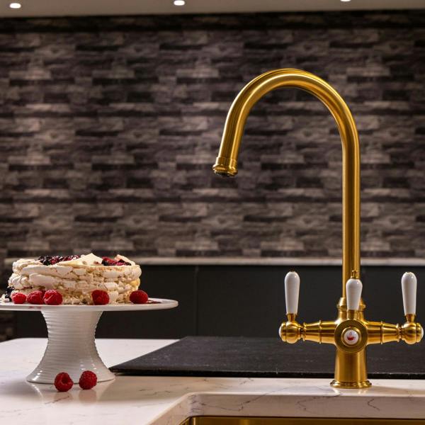 Flode korsa | Traditional Cruciform Style 3 in 1 Instant Boiling Tap | White Ceramic Levers | Brushed Gold Finish