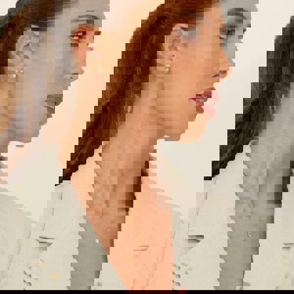 Gemondo Gardenia Daisy White Sapphire Floral Halo Flower Pendant Necklace in Solid 9ct Yellow Gold