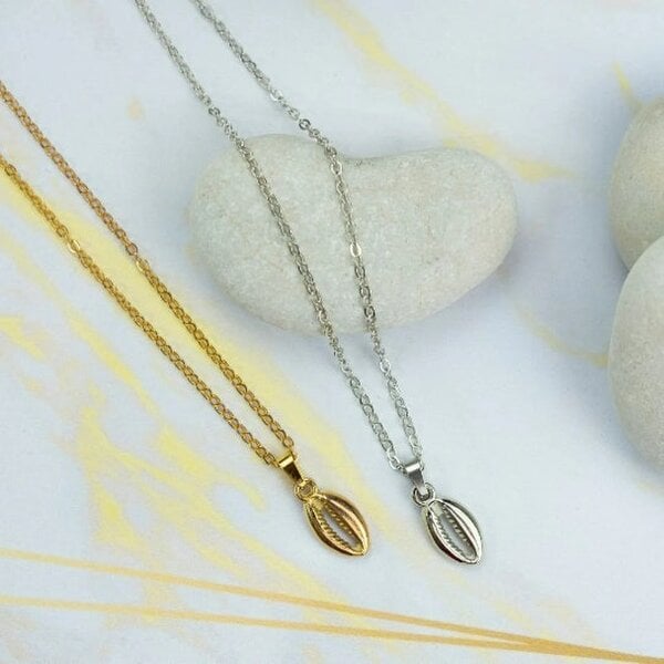 The Colourful Aura Silver Handmade Sea Shell Necklace Cowrie Charm Beach Surfing Pendant Necklace