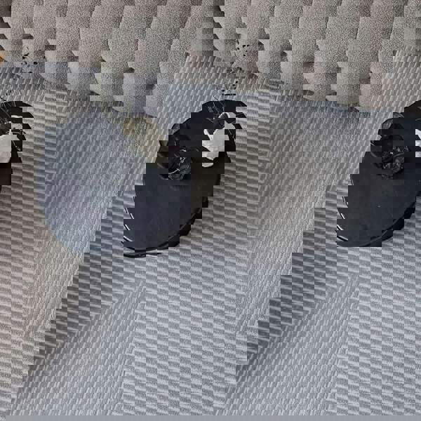 Geometric Living Room rug, grey colour, stain-resistant and non-shedding