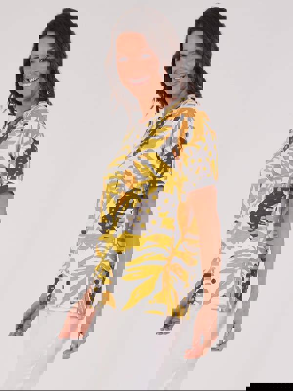 VIZ-A-VIZ Abstract Jungle Print Top