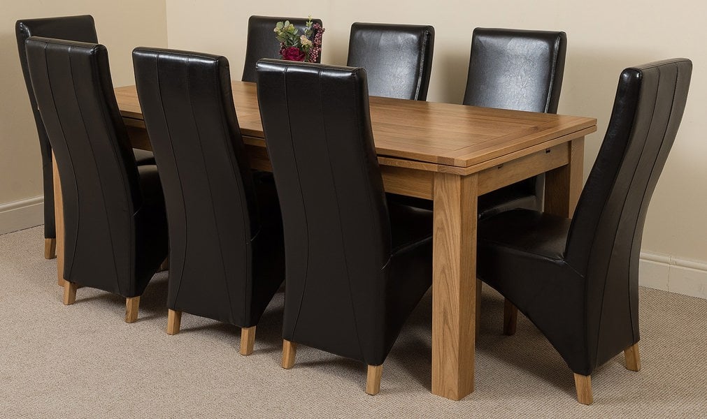 That's Furniture Richmond Large Oak Extending Dining Table with Lola Leather Chairs