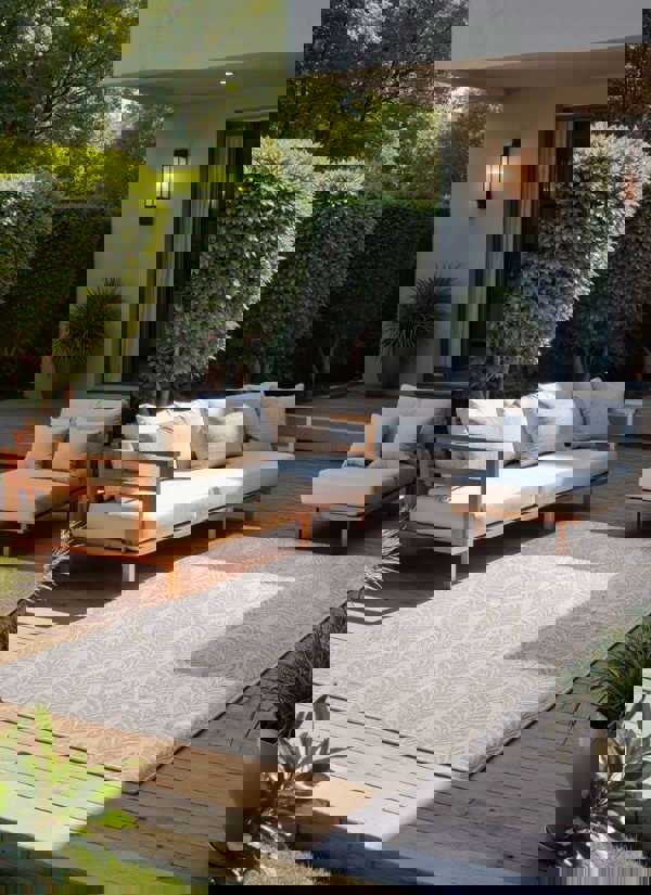 The Rugs Liora Reversible Rug – Indoor & Outdoor Quality