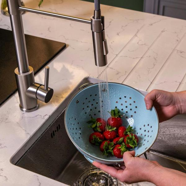 Flode Fjädra | Pull Out Kitchen Sink Mixer Tap | Spring Style Mixer Tap | Brushed Steel | Square Head