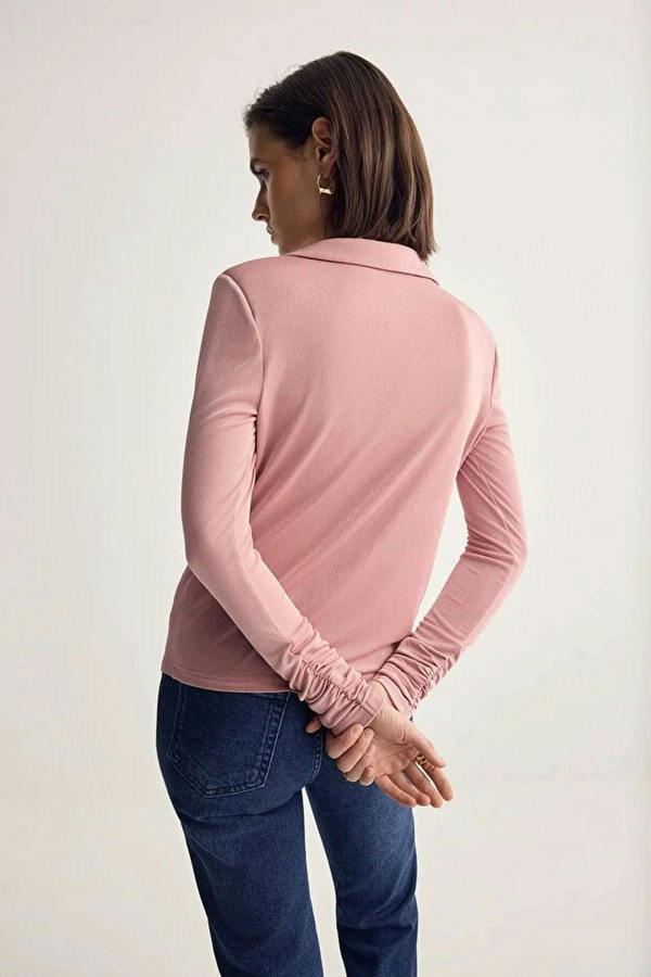 WOVCOR V-Neck Knit Blouse