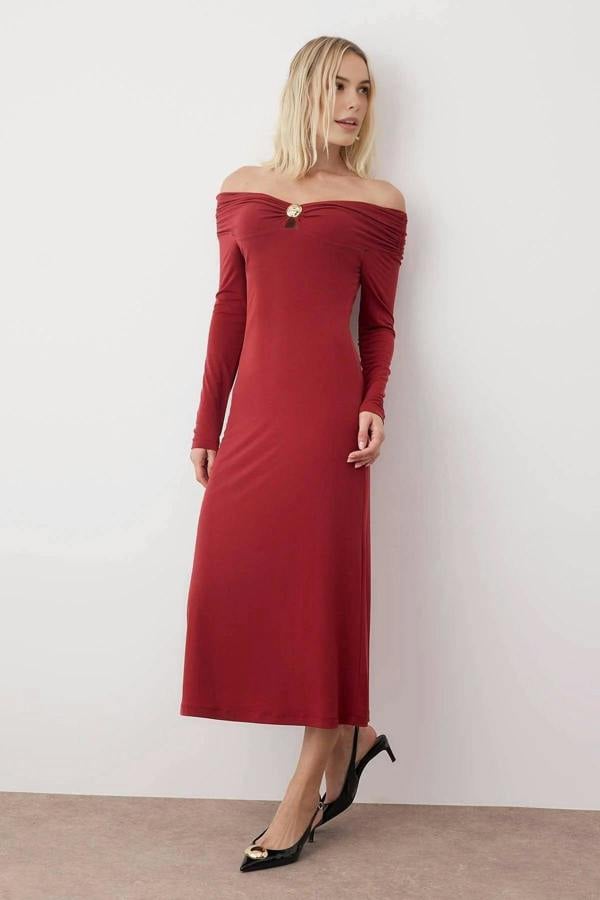 WOVCOR Off-Shoulder Bodycon Maxi Knit Dress with Accessory Details