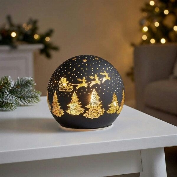 Garden Greatness Festive Wonder Onyx Glass Scene  Illuminated Globe
