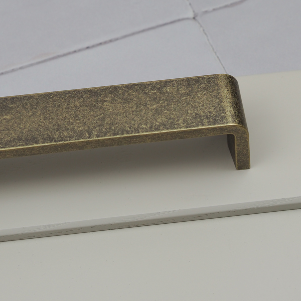 Handle & Home Antique Brass D-Bar Handles