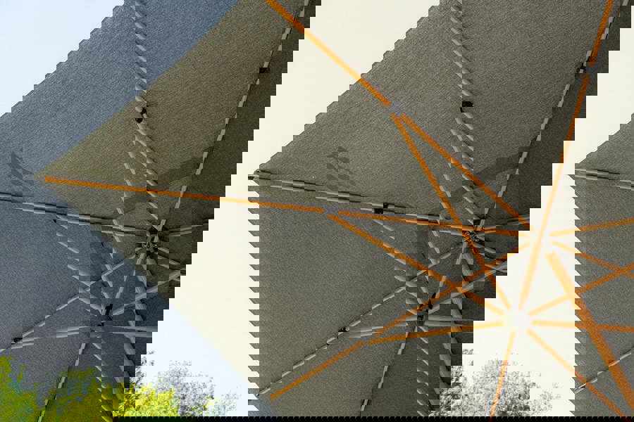 Garden Impressions Hawaii Deluxe 300cm x 300cm Teak Effect Pole Square Cantilever Parasol with 90kg Moveable Granite Base