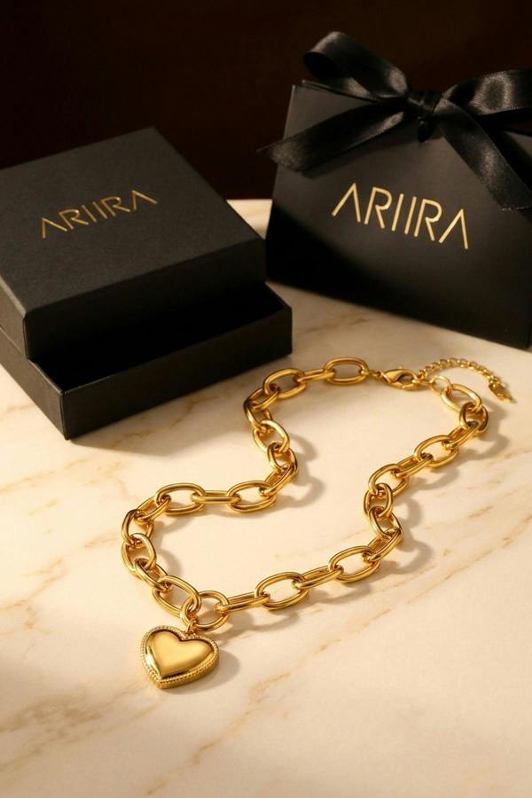 ARIIRA Jaya Chunky Link Heart Pendant Necklace