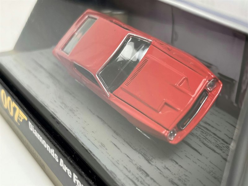 Motormax 007 James Bond Diamonds Are Forever 1971 Ford Mustang Mach 1 Diorama 1:64 Motormax 79824