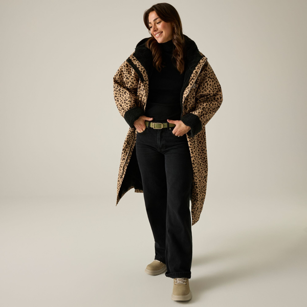 Regatta Unisex Adult Leopard Print Waterproof Reversible Changing Robe - Multicoloured