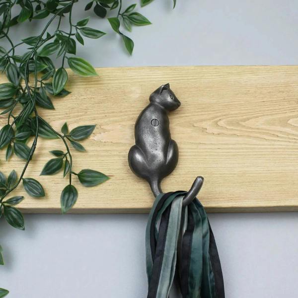 Antique Cast Iron Glancing Cat Design Single Coat Hook - 126mm