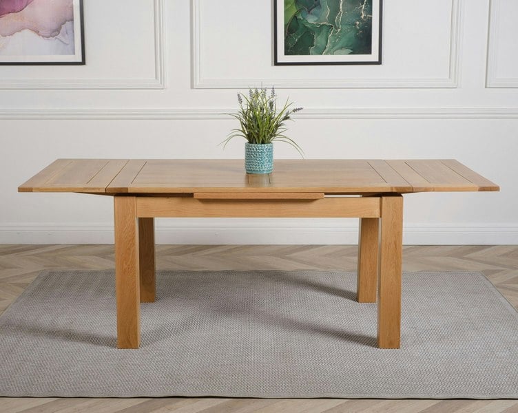 That's Furniture Richmond Medium Oak Extendable Dining Table with Montana Leather Chairs