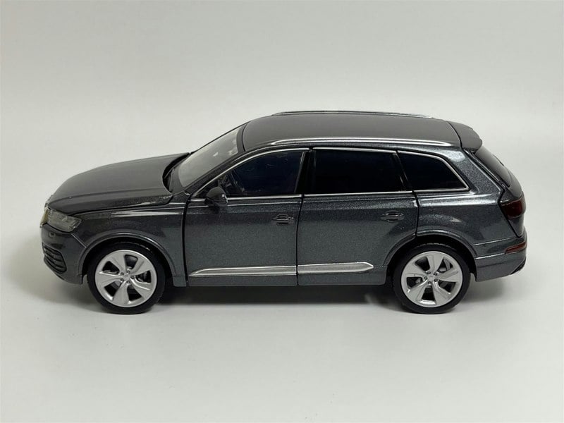 Tayumo Audi Q7 Grey LHD 1:32 Scale Tayumo 32140028