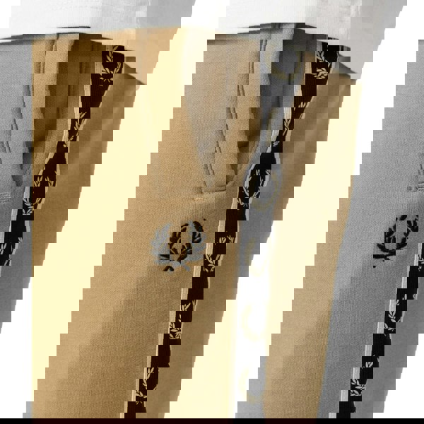 Fred Perry S5507 V19 Warm Stone  Sweat Shorts  Mens XS