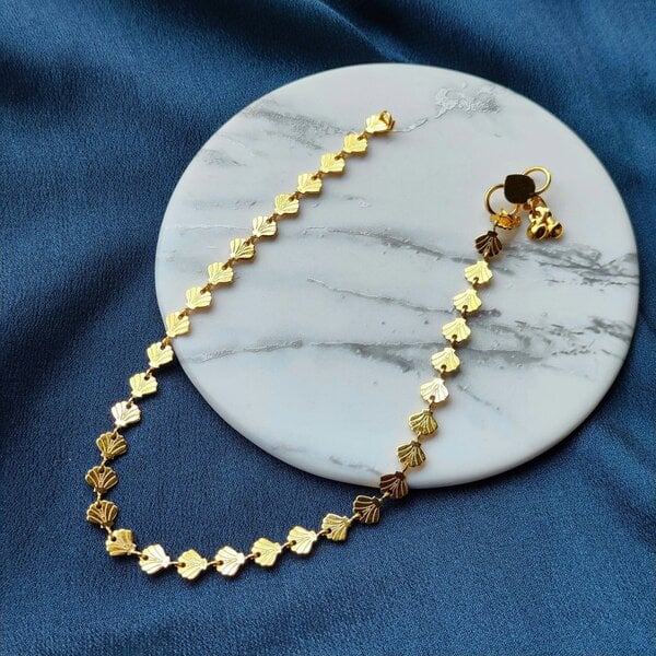 The Colourful Aura Golden Brass Fan Charm Minimalist Thin Slim Foot Payal Anklet