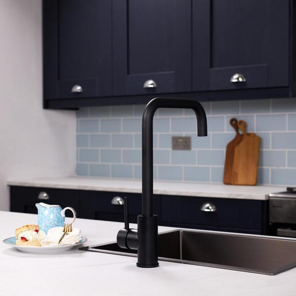 Flode Arendal | Single Lever Kitchen Sink Mixer Tap with Swivel Spout | Matt Black Finish