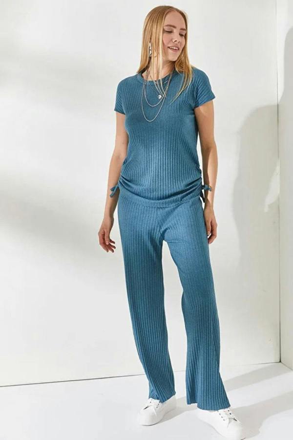 Hoxton Gal 2-Piece Set – Side-Ruched Blouse and Palazzo Pants