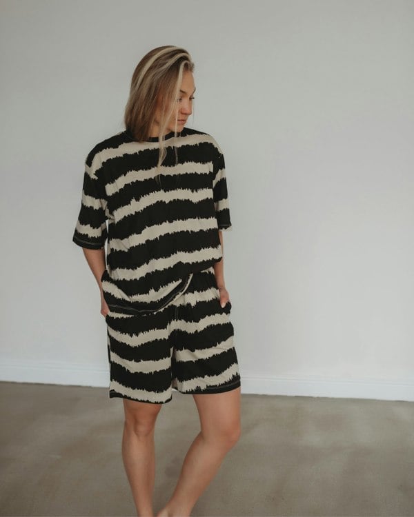 Elsie Black Wavy Stripe Print Oversized T-Shirt- image 1