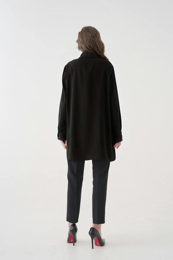 Hoxton Gal Oversized Long Sleeves Tie-Neck Tunic in Black