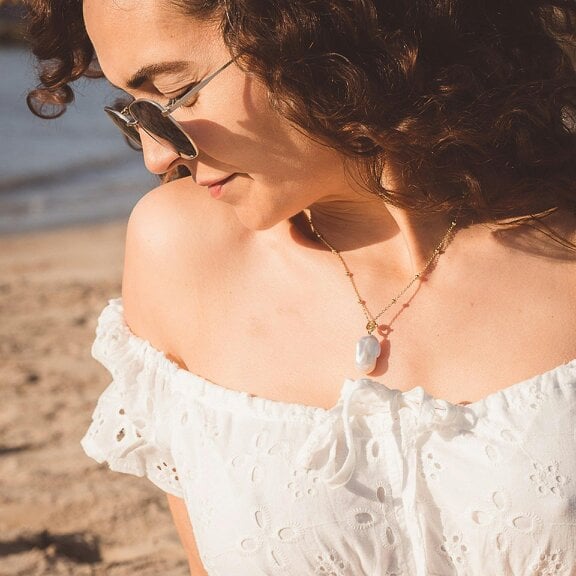 Reeves & Reeves Baroque Pearl Pendant Necklace