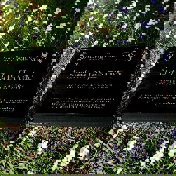 Memorials Direct Granite Memorial Tablet with Daffodil Design, Free Personalised Gold Engraving, Polished Black Granite