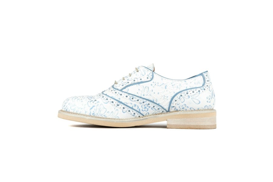 Embassy London Brick Lane - White Flowers - Women's contrast leather lace-up brogue