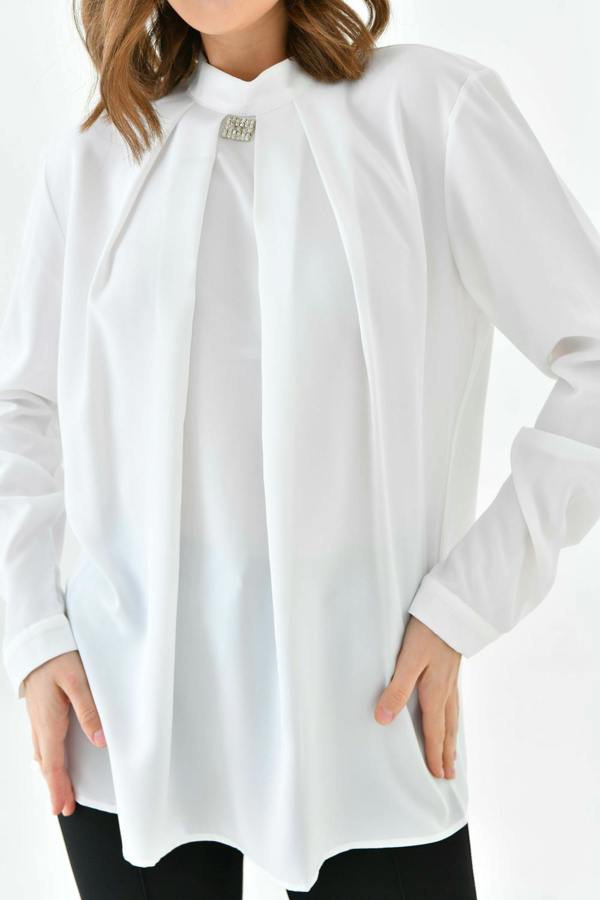Hoxton Gal Oversized Long Sleeves Brooch Detailed Top in White