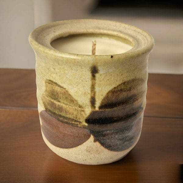 Repurposed Ceramic Pot Candle