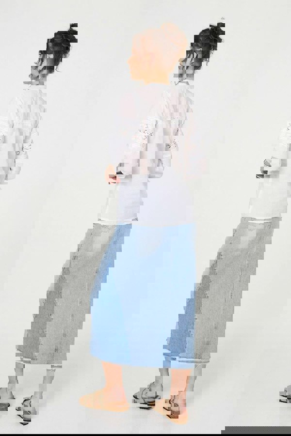 White | Lace Trim 3/4 Sleeve V-Neck Blouse
