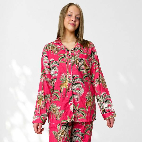 Hayley & Co Giraffe Print 100% Cotton Long Pyjama Set in Pink
