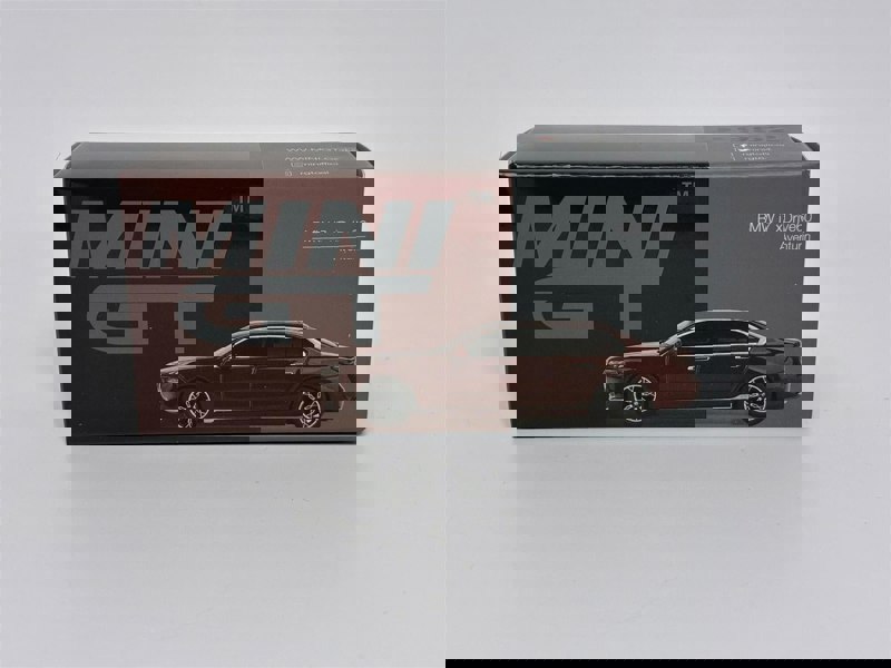 Mini GT BMW i7 xDrive60 Aventurin LHD 1:64 Scale Mini GT MGT00952L