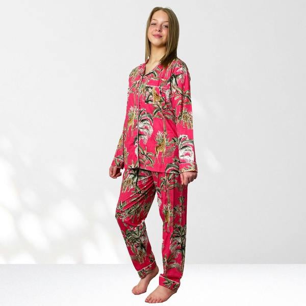 Hayley & Co Giraffe Print 100% Cotton Long Pyjama Set in Pink