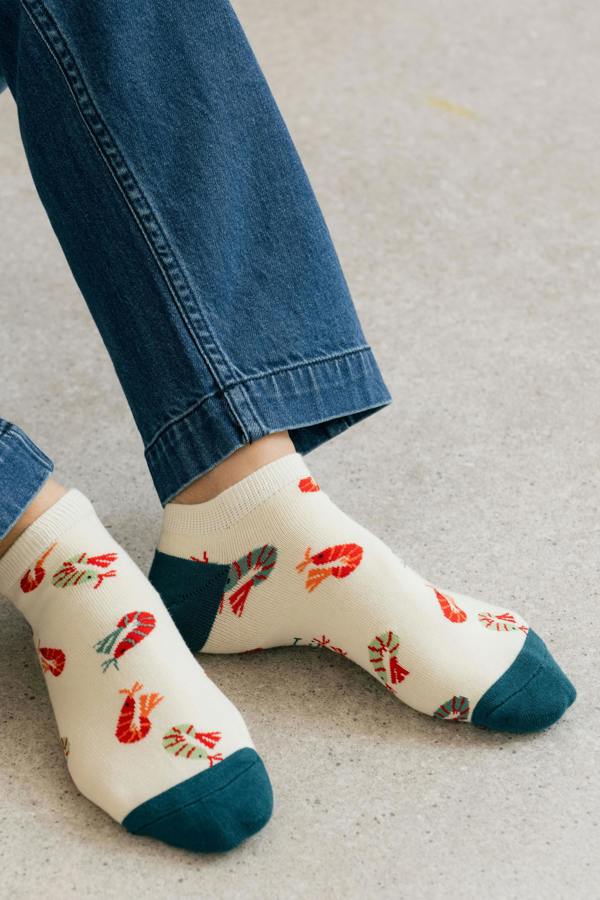 Lily & Me Klayton The Shrimp Bamboo Trainer Socks And Decoration Giftbox