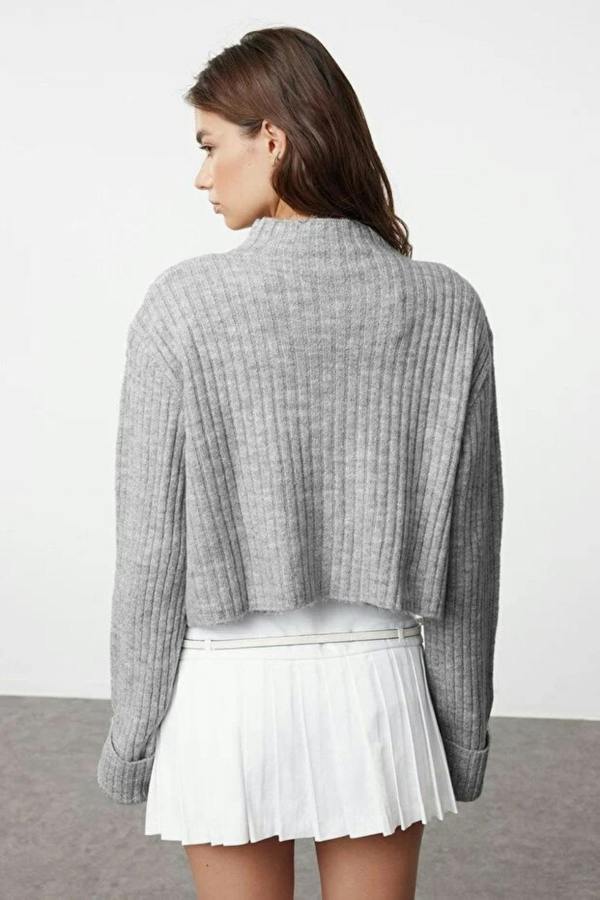 Hoxton Gal Cropped Soft-Textured High Neck Knit Cardigan
