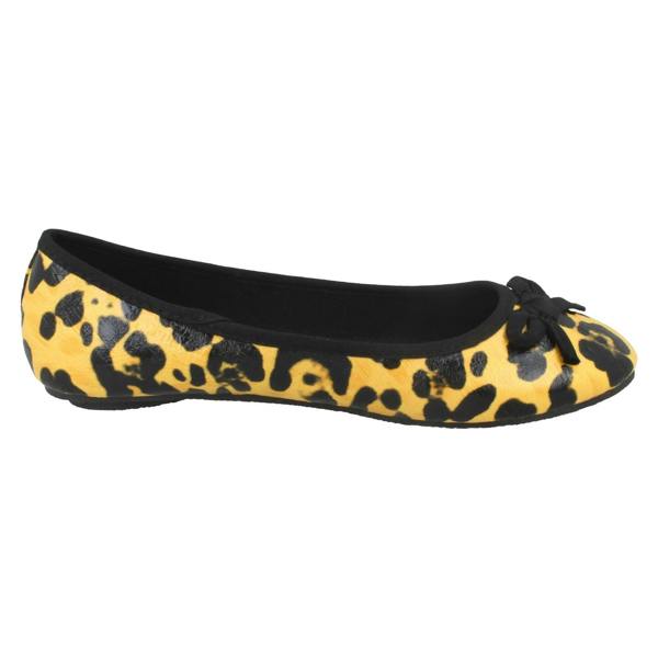 BASICS Ladies Basics Casual Flats