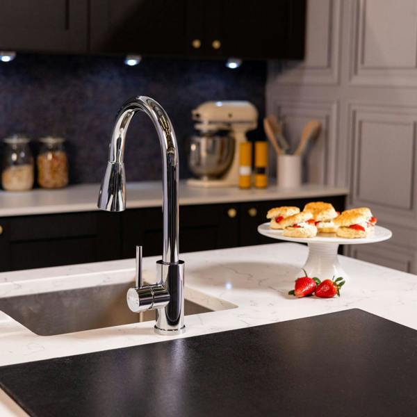 Flode Runda | Kitchen Sink Mixer with Pull out Spray | Chrome | Oval Head