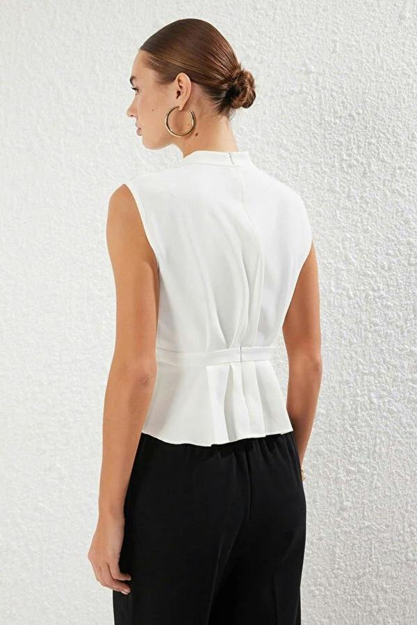 WOVCOR Woven Crew Neck Sleeveless Blouse