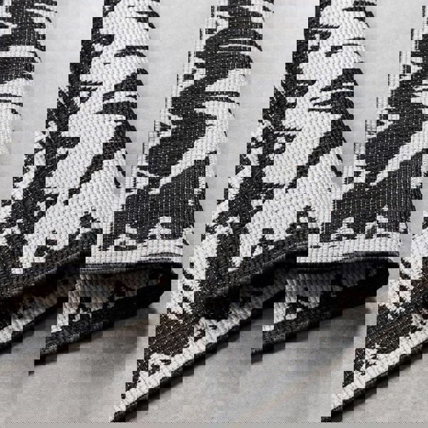 Dynamic Indoor & Outdoor Reversible Black Rug