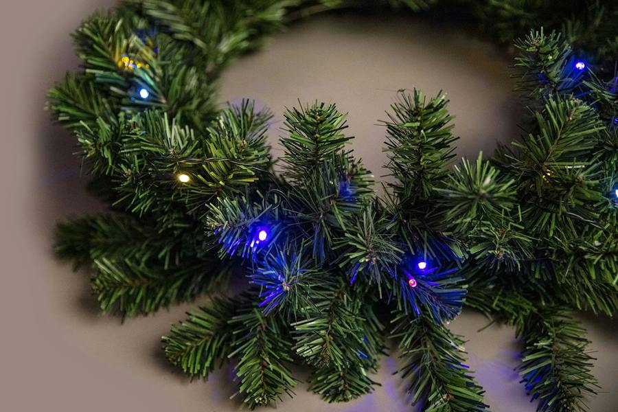 55cm Green Alaskan Pine Pre-Lit Christmas Wreath with Multicolour LEDs, PVC Finish image 9