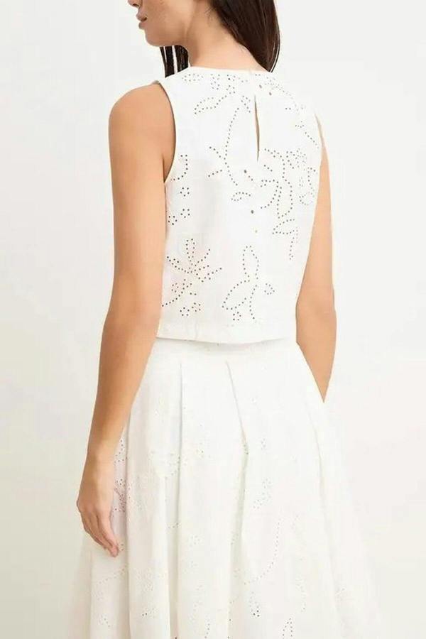 WOVCOR Fisto Floral Embroidered Sleeveless Blouse