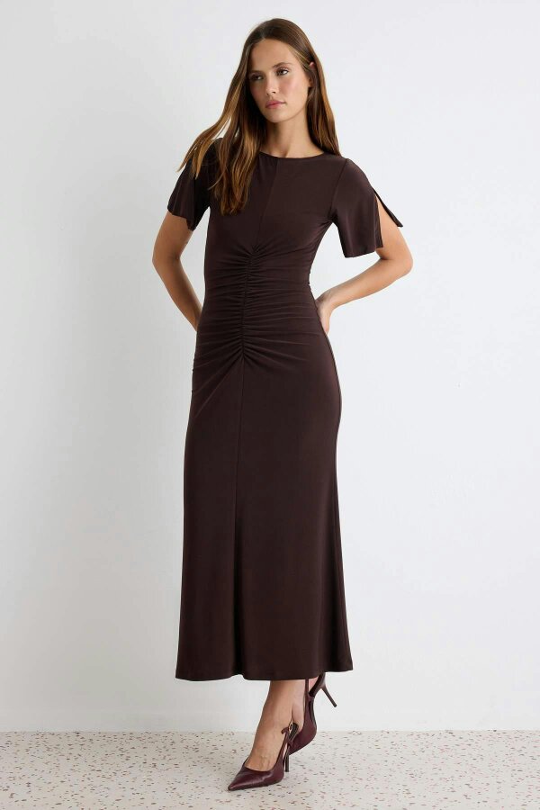 WOVCOR Boat Neck Short Sleeve Ruched Midi Bodycon Dress - Brown
